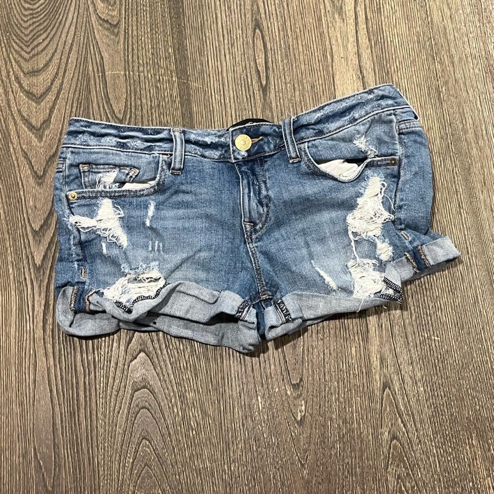 Express Jeans Denim Shorts Distressed Pockets Cuffed Cut Off Medium Wash Size 6